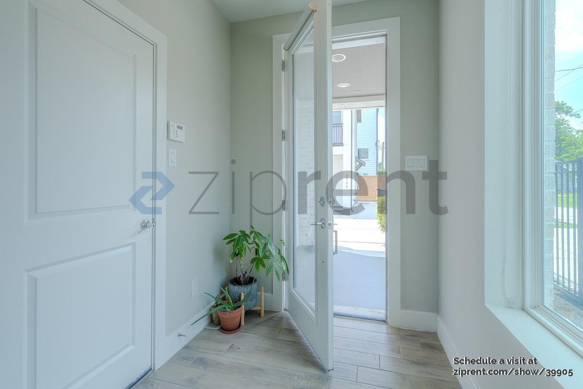 Building Photo - 2510 Tuam St