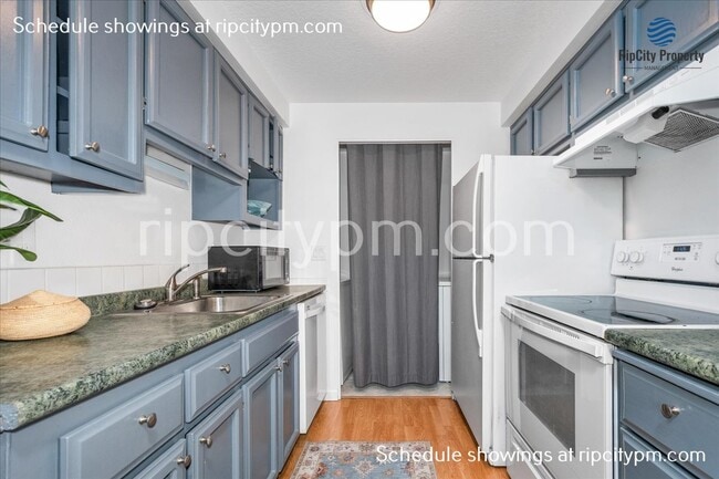 Building Photo - 8312 SW Mohawk St