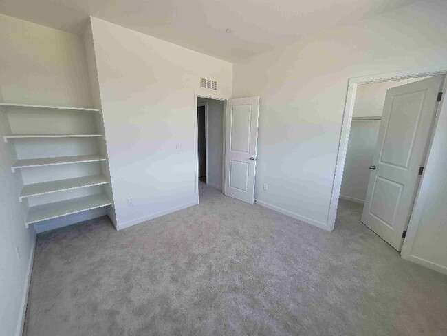 Building Photo - 4386 Timnath Pkwy
