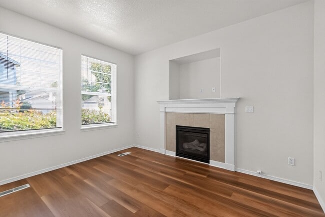 Building Photo - 1506 SE Kobus Way