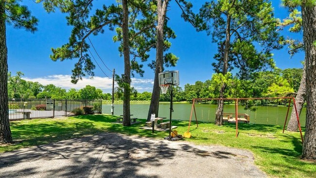 Building Photo - 1671 E Pine Lake Cir