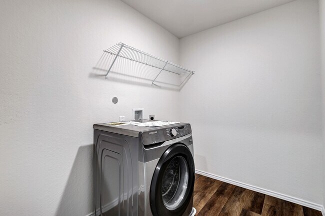 Building Photo - Modern Two-Story with Office, Loft, and Co...