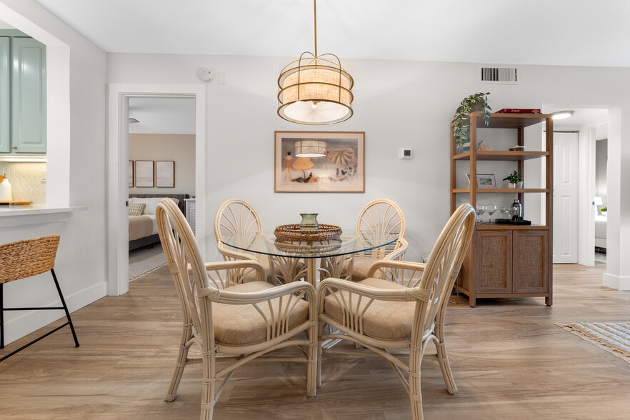 Building Photo - 6287 Bahia del Mar Cir