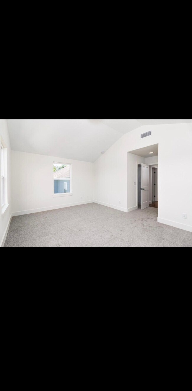 Building Photo - 1716 McKinney Ave