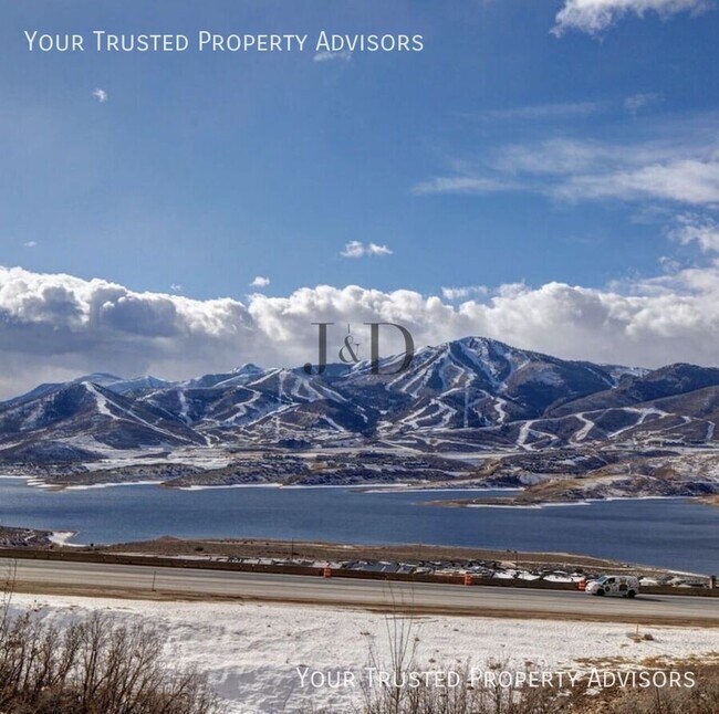 Building Photo - 807 E Klaim Dr