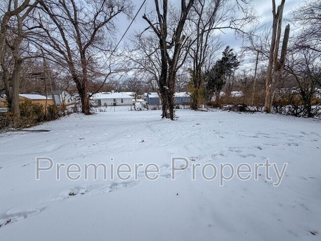 Building Photo - 11313 Donnelly Ave