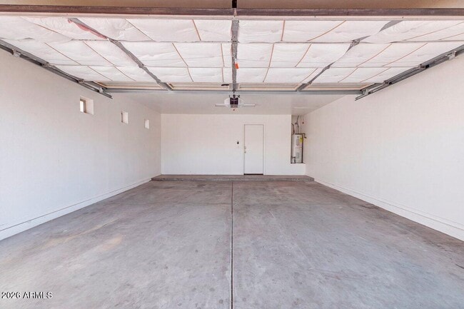 Building Photo - 2600 E Springfield Pl
