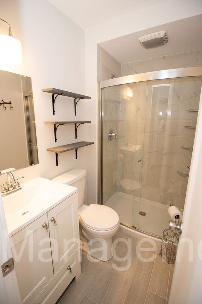 Building Photo - Impeccable 3BR 3BA Home in Bay Village!