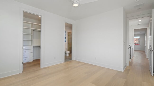Building Photo - 714 Meditation Ln