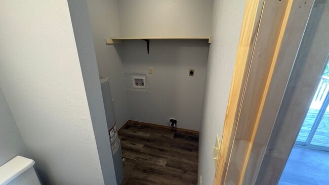 Building Photo - 4187 Sunset Dr
