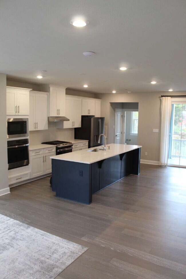 Building Photo - Exquisite 3-Bed Townhouse in Moon Township with Scenic Views & Modern Finishes!