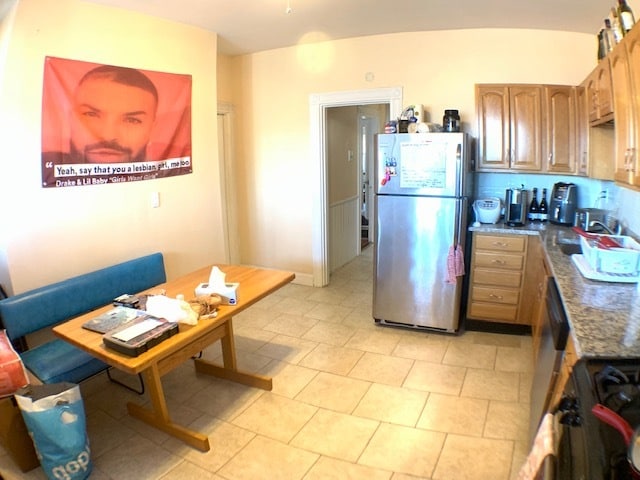 Building Photo - 830 Parker St