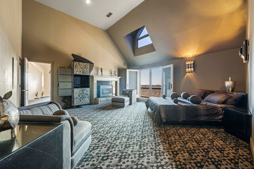 Building Photo - 8985 Vista de Lago Ct