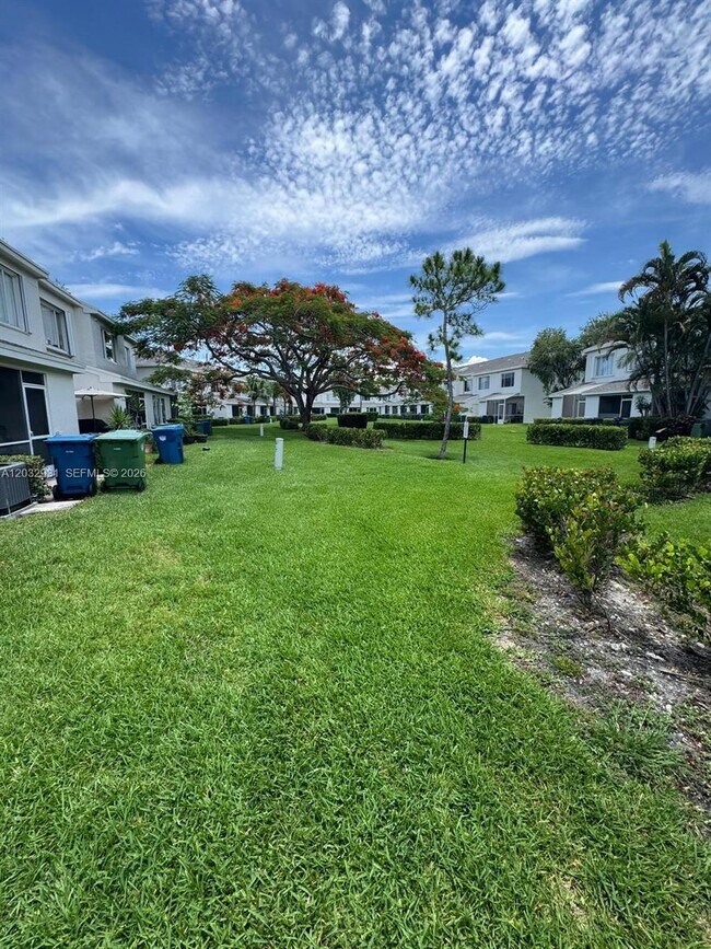 Building Photo - 16682 Hemingway Dr