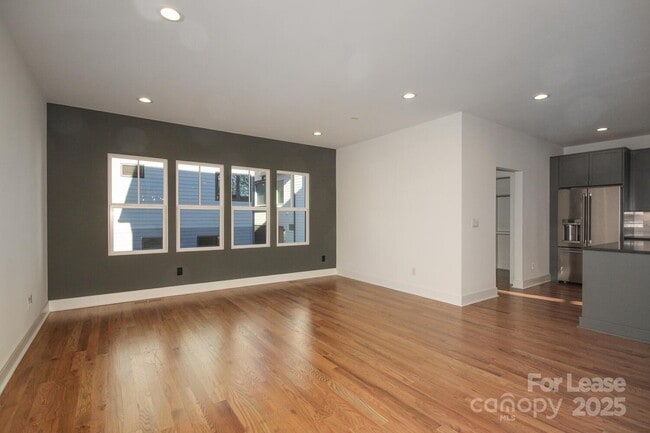 Building Photo - 1110 Greenleaf Ave