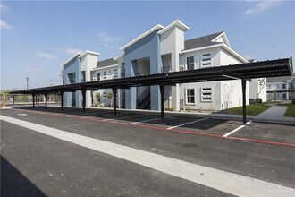 Building Photo - 6 N 15th Pl
