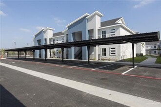 Building Photo - 7 N 15th Pl