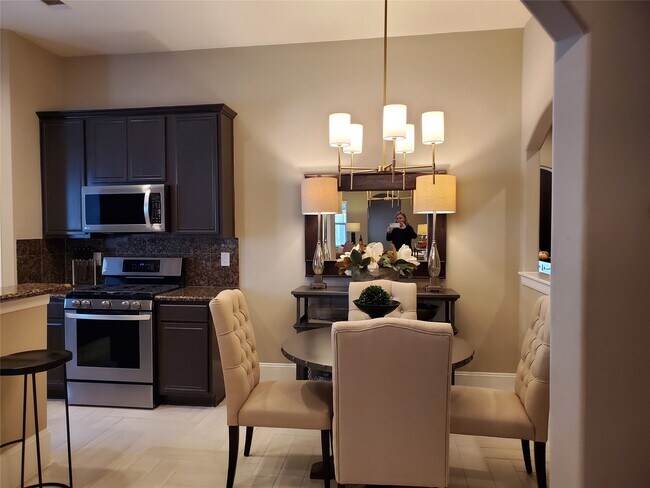 Building Photo - 15939 Cottage Ivy Cir