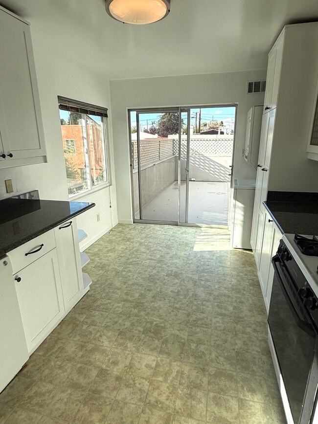 Building Photo - 4115-4117 Walnut Street