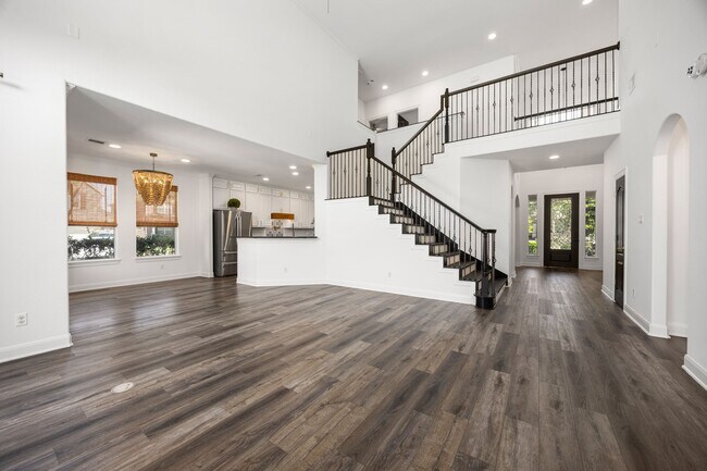 Building Photo - 6010 Gatewood Manor Dr