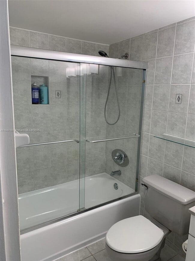 Building Photo - 1228 West Ave