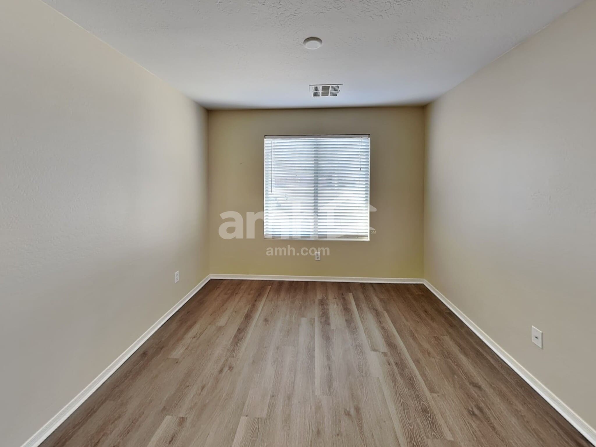 Building Photo - 2057 S 155th Dr