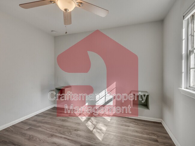 Building Photo - 2024 NW 45th St