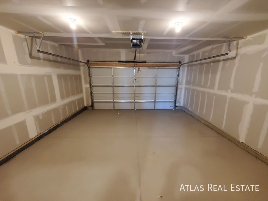 Building Photo - 708 Finch Dr