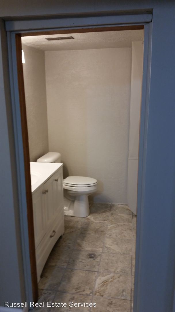 Building Photo - 1 br, 1 bath House - Albrecht Ave 2882 ( D...