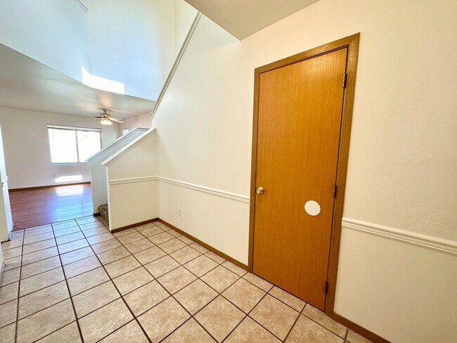 Building Photo - 2103 Yellowstone St