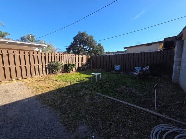 Building Photo - Small Cozy 1 Bedroom 1 Bath in Central Ojai