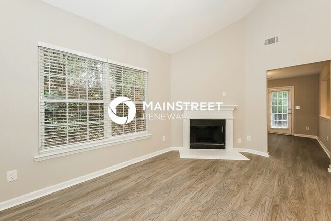 Building Photo - 4 Bedroom Pet-Friendly Home in Union City, GA with Main Street Renewal
