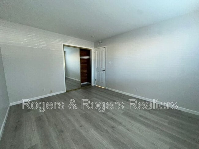 Building Photo - 3592 Payne Ave