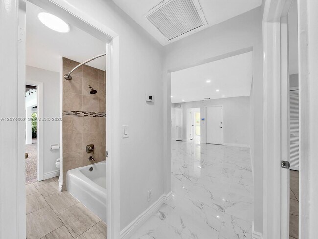 Building Photo - 10251 NW 39th Ct