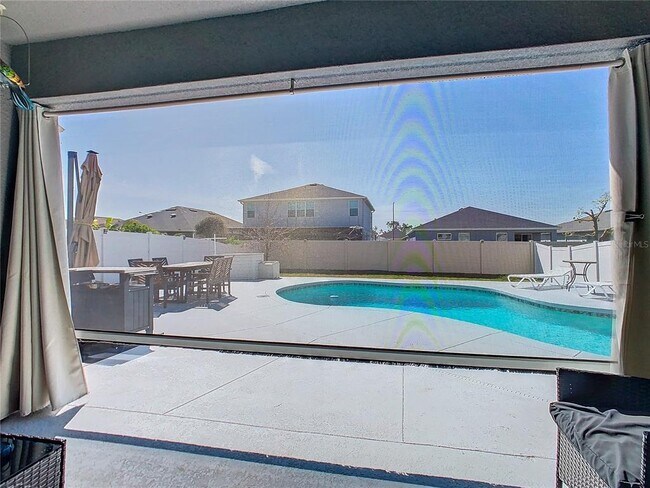 Building Photo - 649 Meadow Pointe Dr