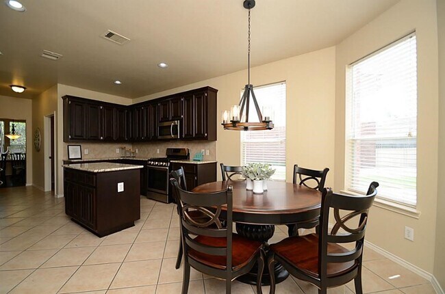 Building Photo - 5002 Hearth Hollow Ln