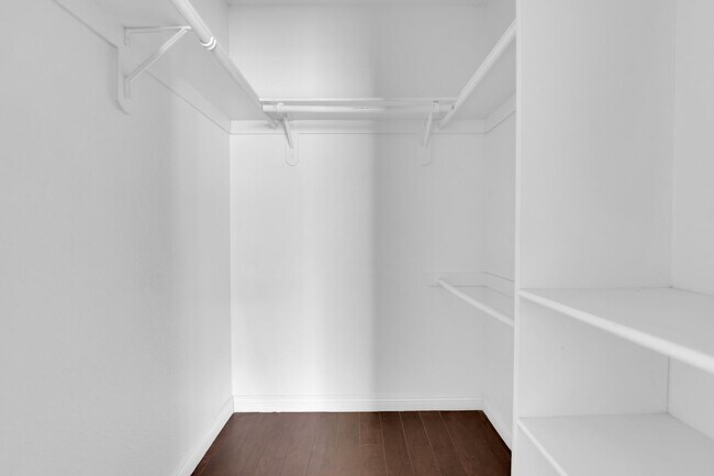 Building Photo - 1 Month Free Rent!! NEWLY REMODELED 2 BEDR...