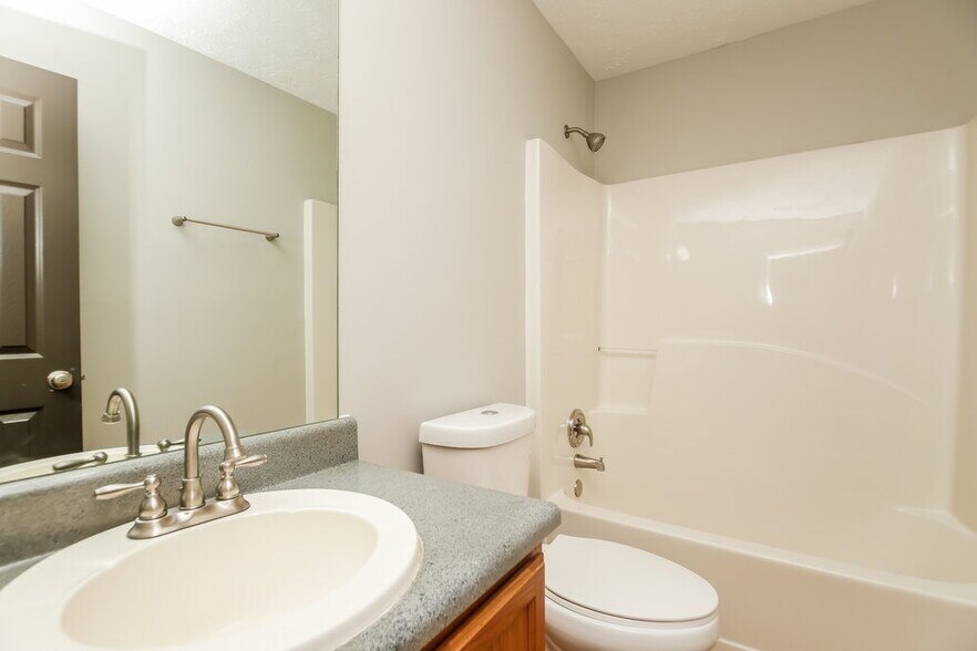 Building Photo - 7065 Springgrove Ct