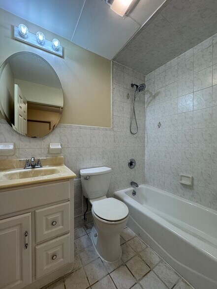 Building Photo - 349 Gorge Rd