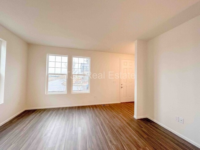 Building Photo - 6277 N Nepal Ct