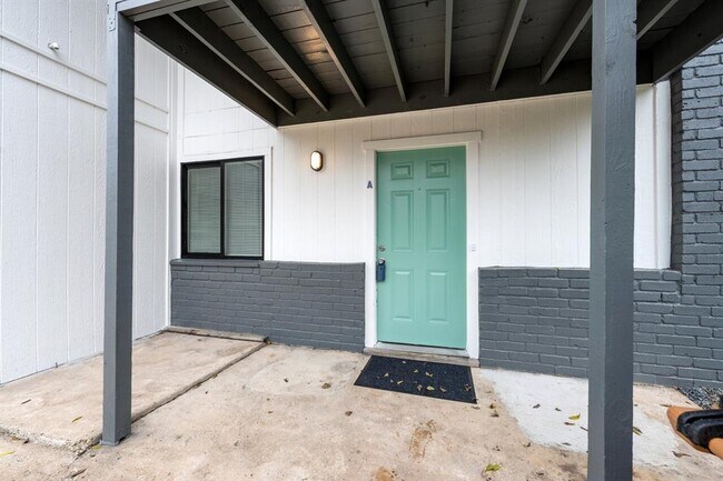 Building Photo - 6805 Blue Dawn Trail