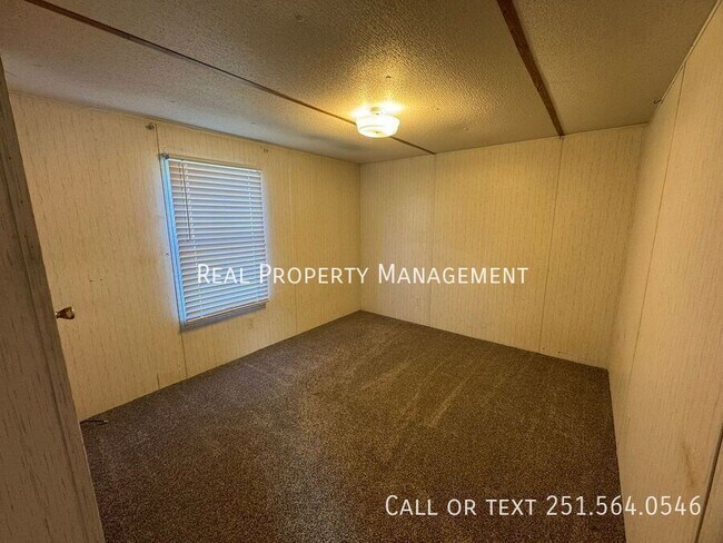 Building Photo - 3101 Western Hills Dr W