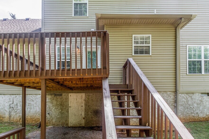 Building Photo - 1114 Poplar Hollow Dr