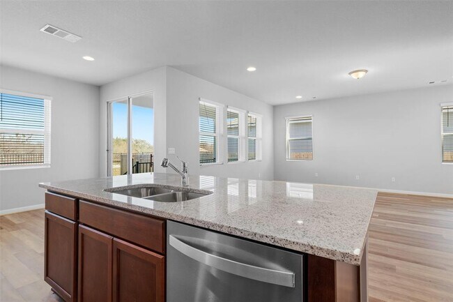 Building Photo - 453 Gaida Loop