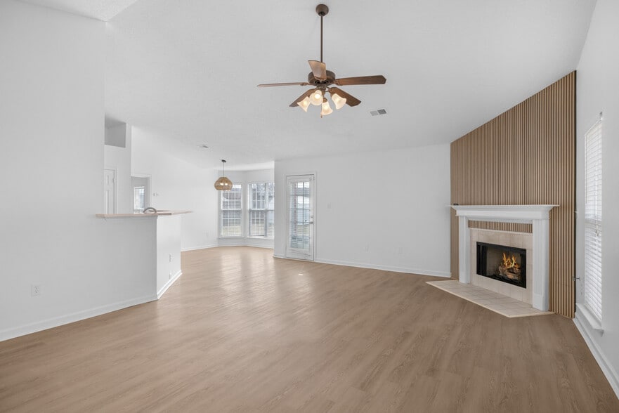 Building Photo - 8131 Mary Payton Dr