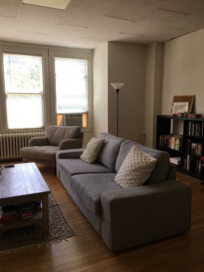 Building Photo - 433 2nd St SE