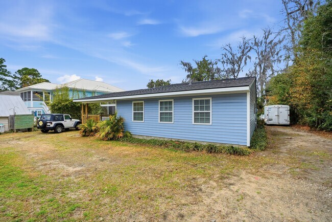 Building Photo - Prime Coastal Location Long Term Rental!