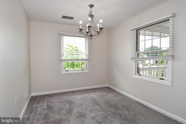 Building Photo - 114 Westwick Ct