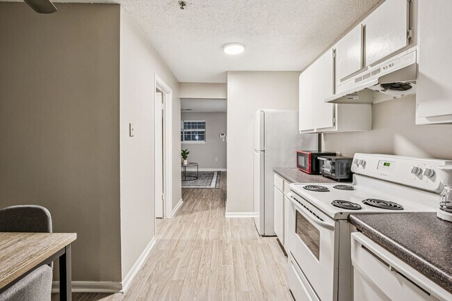 Building Photo - 3135 Kenridge Pkwy