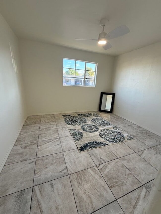 Building Photo - Refreshed and Ready for move in